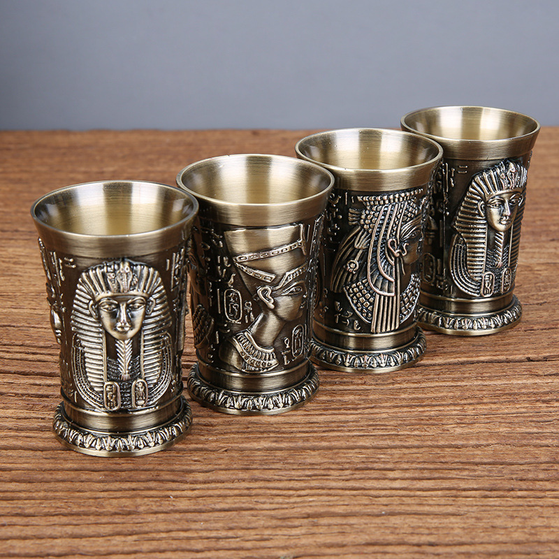 I kawałek brązu Metal Vintage  – Wine Beer And Liquor recenzja i cena