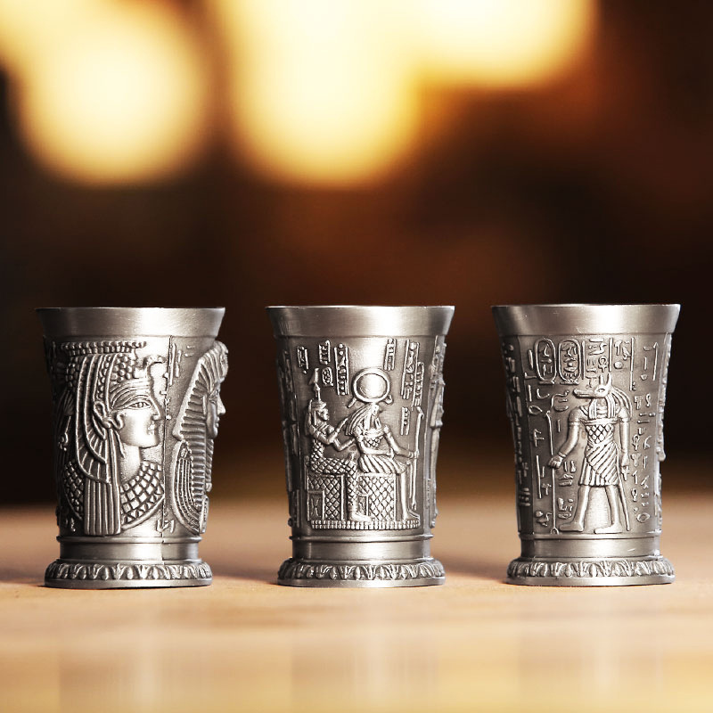I kawałek brązu Metal Vintage  – Wine Beer And Liquor recenzja i cena